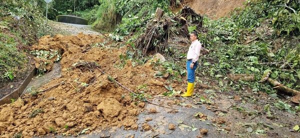 GESTION DE MAQUINARIA PESADA AL H. GOBIERNO PROVINCIAL DE TUNGURAHUA PARA LIMPIEZA DE VIAS POR DESLIZAMIENTOS EN EL SECTOR SAN JUAN DEL TOPO