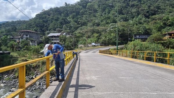 LIMPIEZA Y PINTADO DEL PUENTE CARROZABLE SOBRE EL RÍO PASTAZA